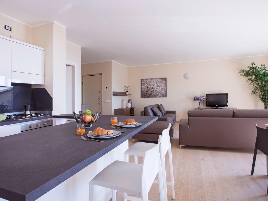 Ossuccio Grande C Home With Pool Sleeps 12 By Italian Apartments コモ エクステリア 写真