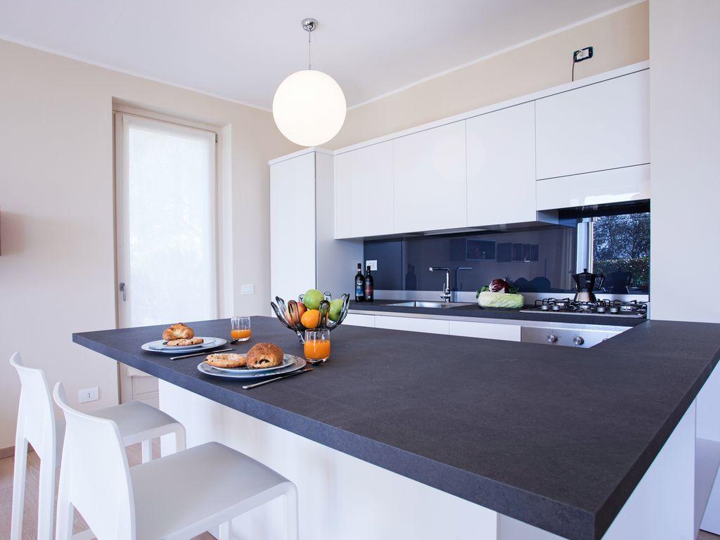 Ossuccio Grande C Home With Pool Sleeps 12 By Italian Apartments コモ エクステリア 写真