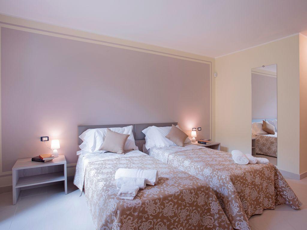Ossuccio Grande C Home With Pool Sleeps 12 By Italian Apartments コモ エクステリア 写真