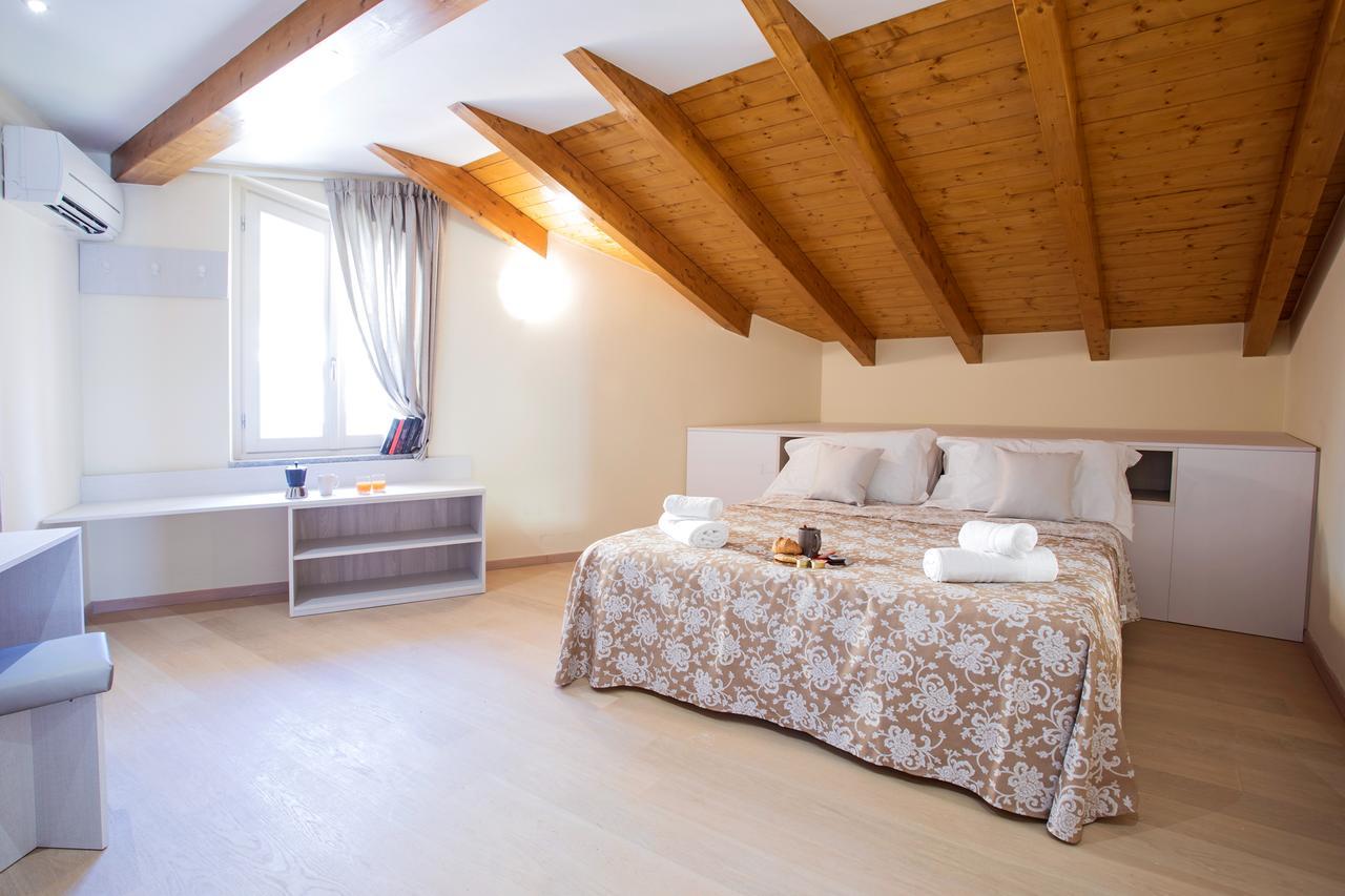 Ossuccio Grande C Home With Pool Sleeps 12 By Italian Apartments コモ エクステリア 写真