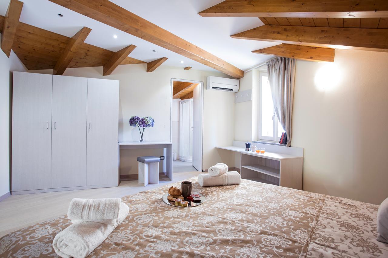 Ossuccio Grande C Home With Pool Sleeps 12 By Italian Apartments コモ エクステリア 写真