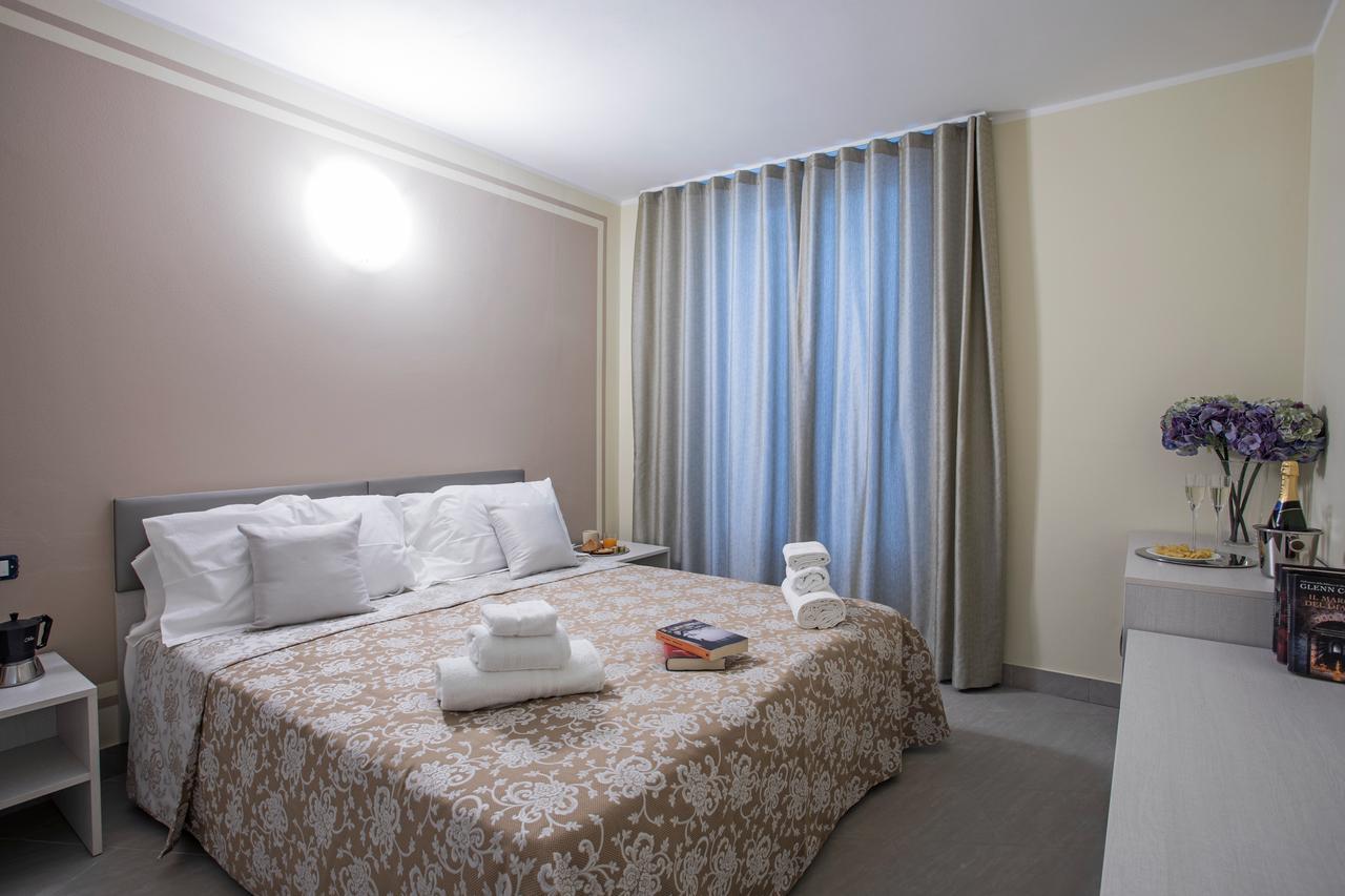 Ossuccio Grande C Home With Pool Sleeps 12 By Italian Apartments コモ エクステリア 写真