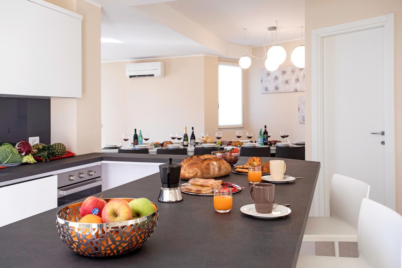 Ossuccio Grande C Home With Pool Sleeps 12 By Italian Apartments コモ エクステリア 写真